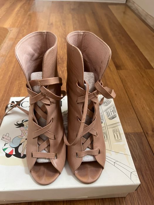 Sandałki skóra naturalna carinii r.40