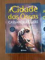 Livro Caçadores de Sombras: A Cidade dos Ossos e A Cidade das Cinzas