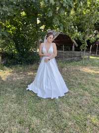 Продам білу весільну сукню від Anabel зі шлейфом