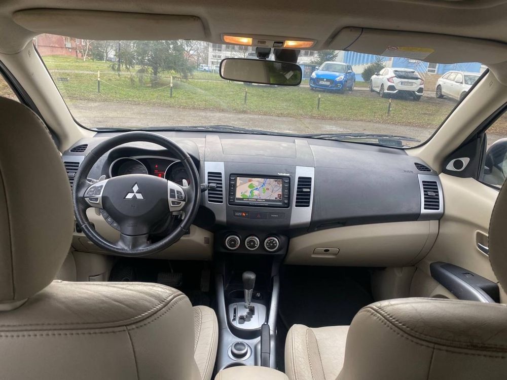 Mitsubishi Outlander 2.4 Gaz/automat/7-osobowy/4x4/FULL OPCJA