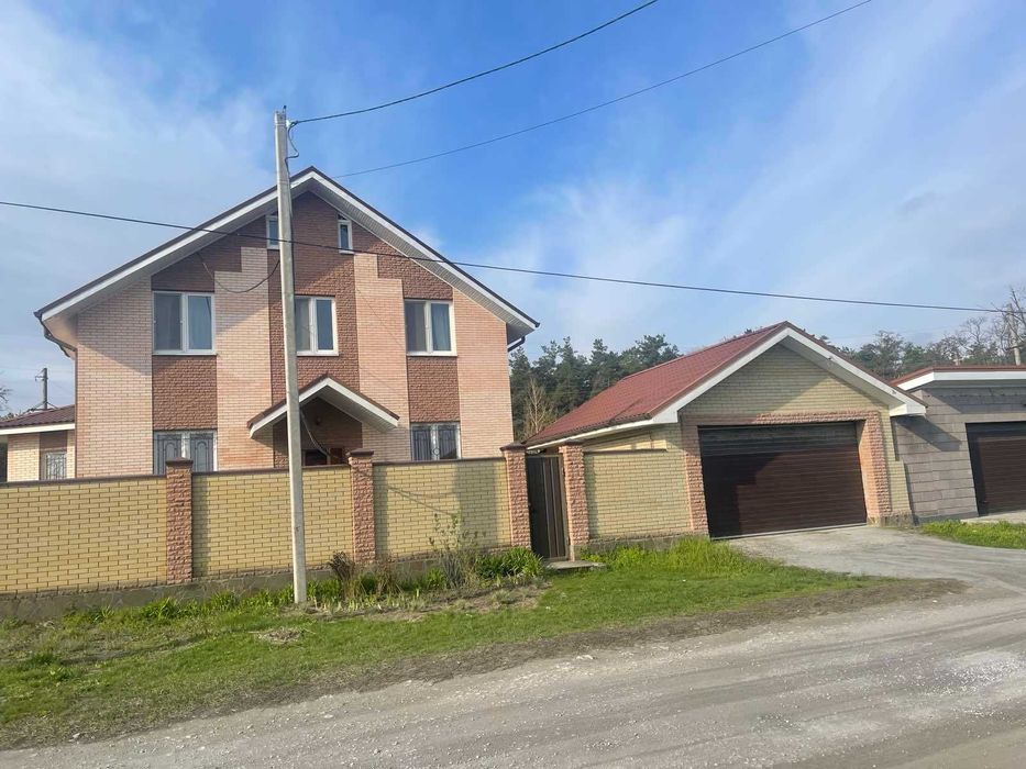 Продам участок в пос.Обуховка рядом с лесом