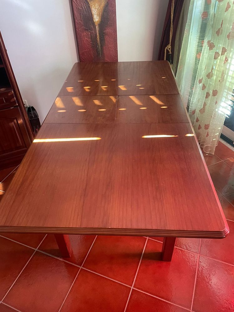 Mesa de madeira extensível