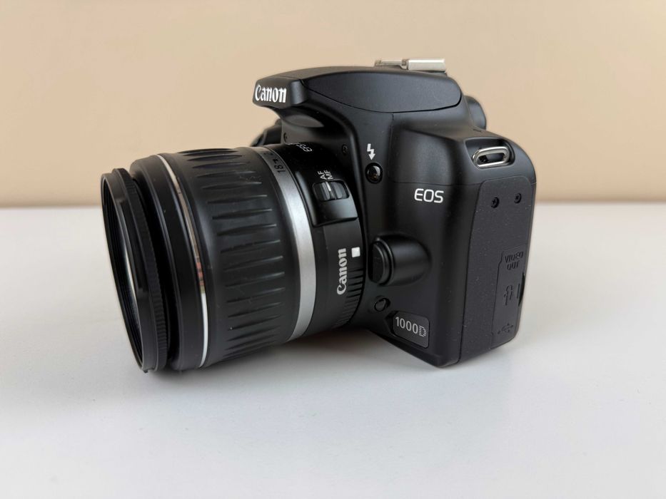 Цифровий фотоапарат/фотокамера Canon EOS1000D + Обʼєктив 18-55 + 8GbSD