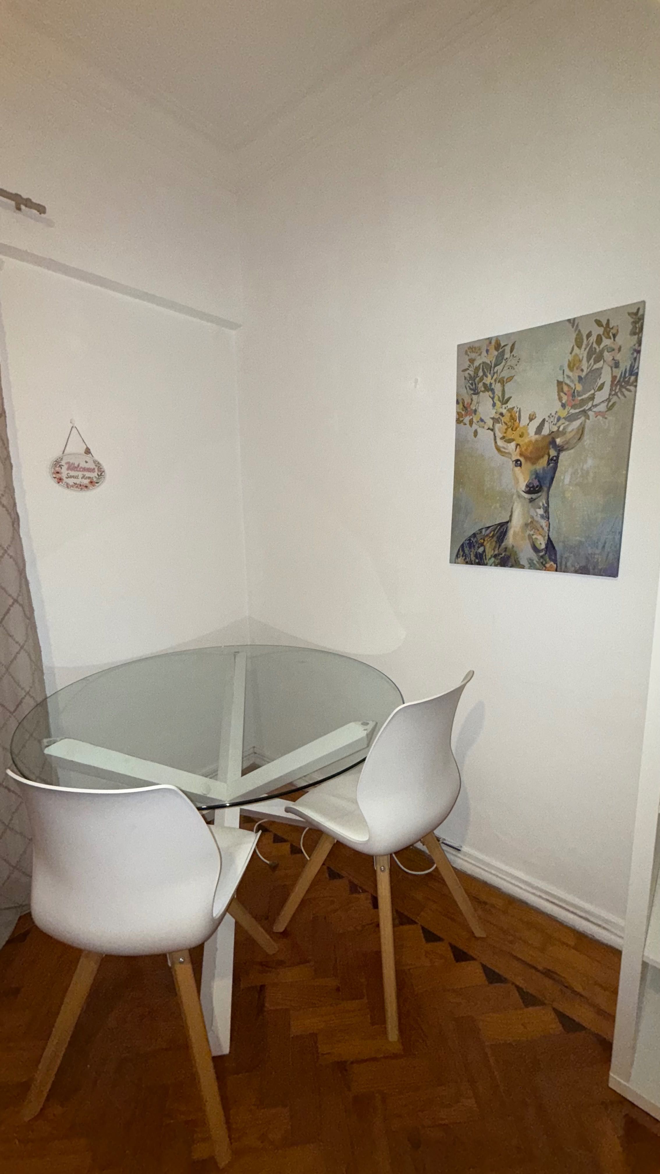Quarto para senhora em algés