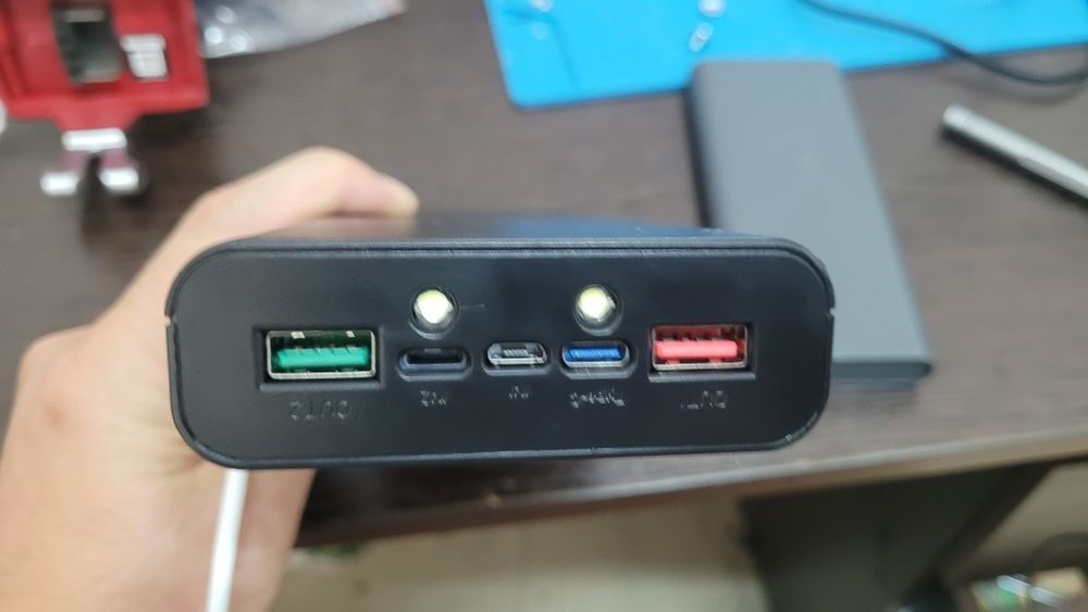 Павербанк есть разные 10000-100000мАч,