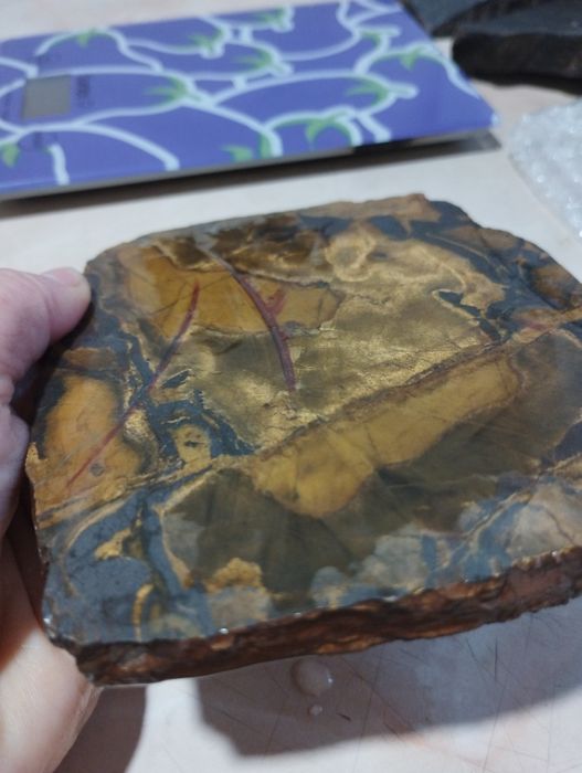 Тигровый глаз. Месторождение Кривой Рог.