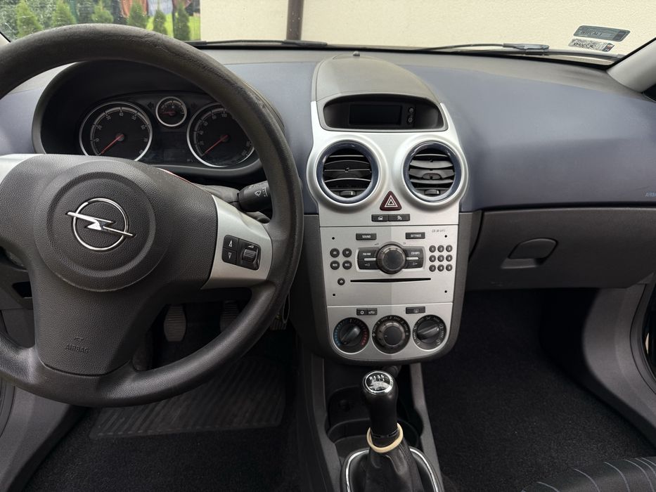 Opel corsa D 1.2 3 - drzwiowy