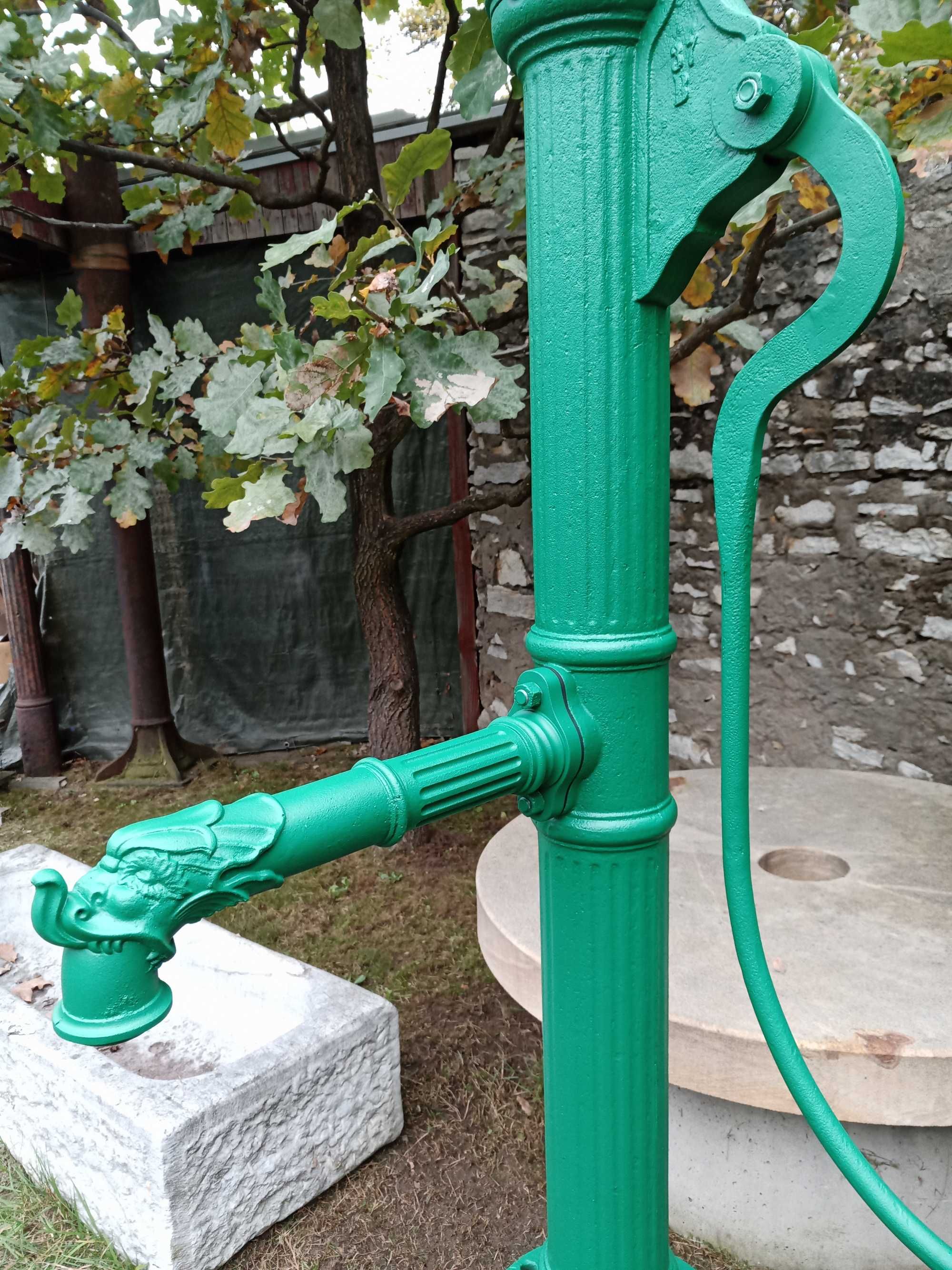 stara pompa żeliwna studnia fontanna zabytkowa