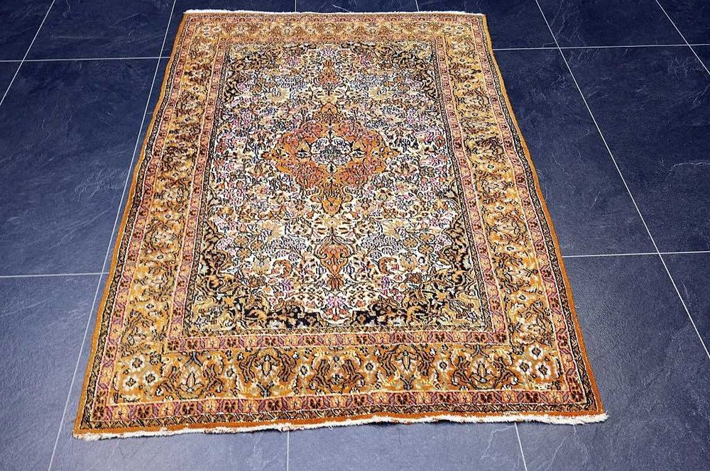 Valioso e raro Tapete original Persa GHOUM de Seda com 148cm x 96cm