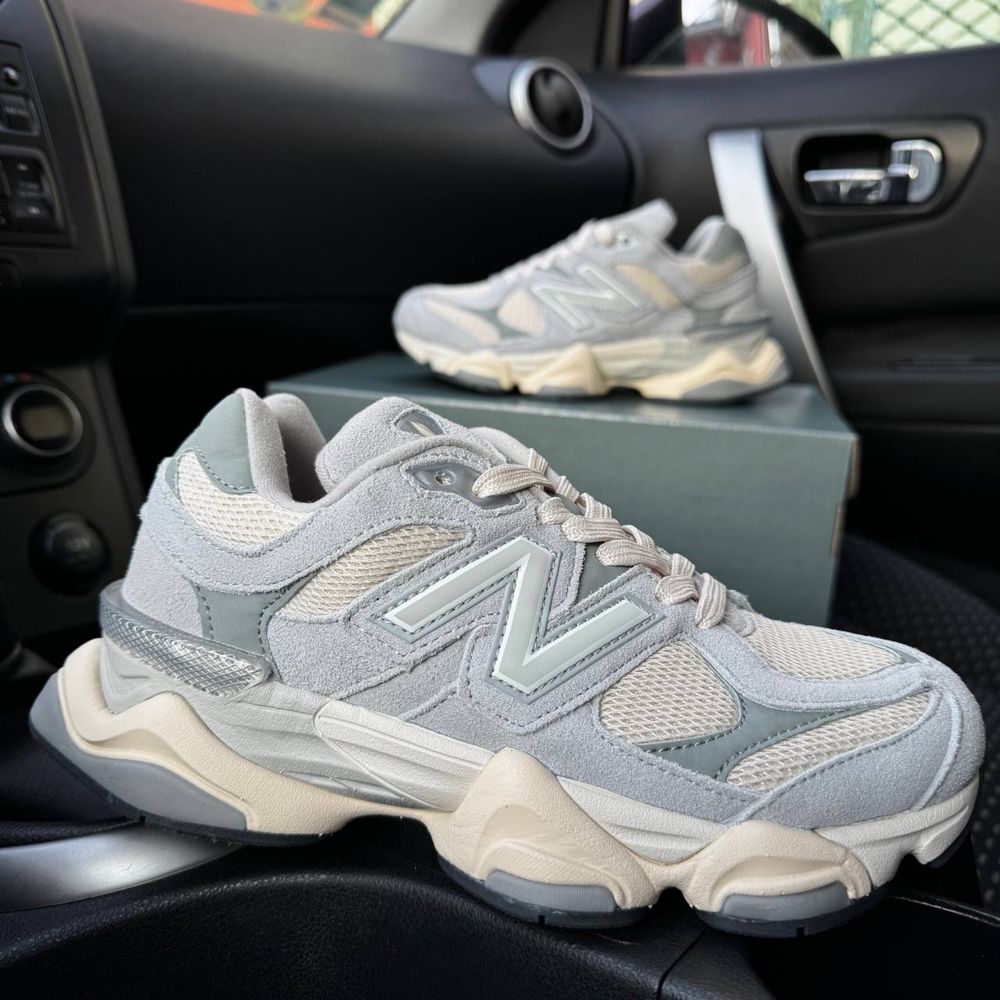 Жіночі кросівки нюбеланс блакитні замшеві New balance 9060 blue white