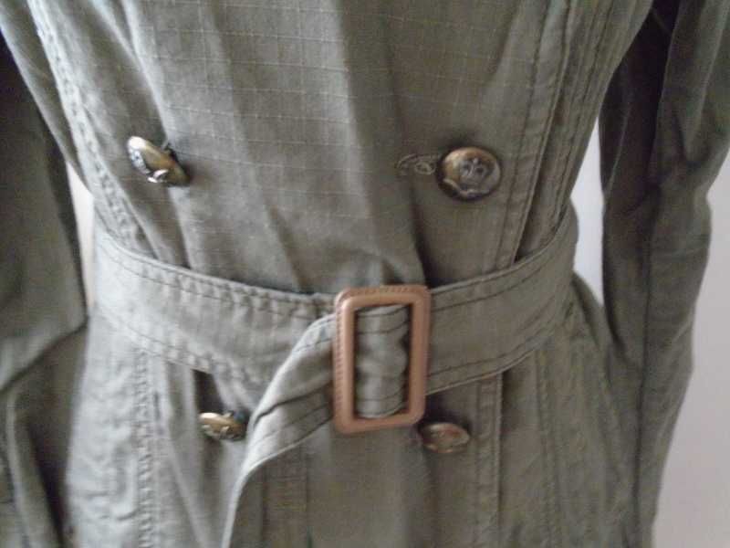 Casaco gabardine estilo militar verde seco