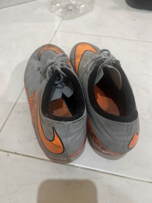 Chuteiras Nike cinzentas tamanho 44,5