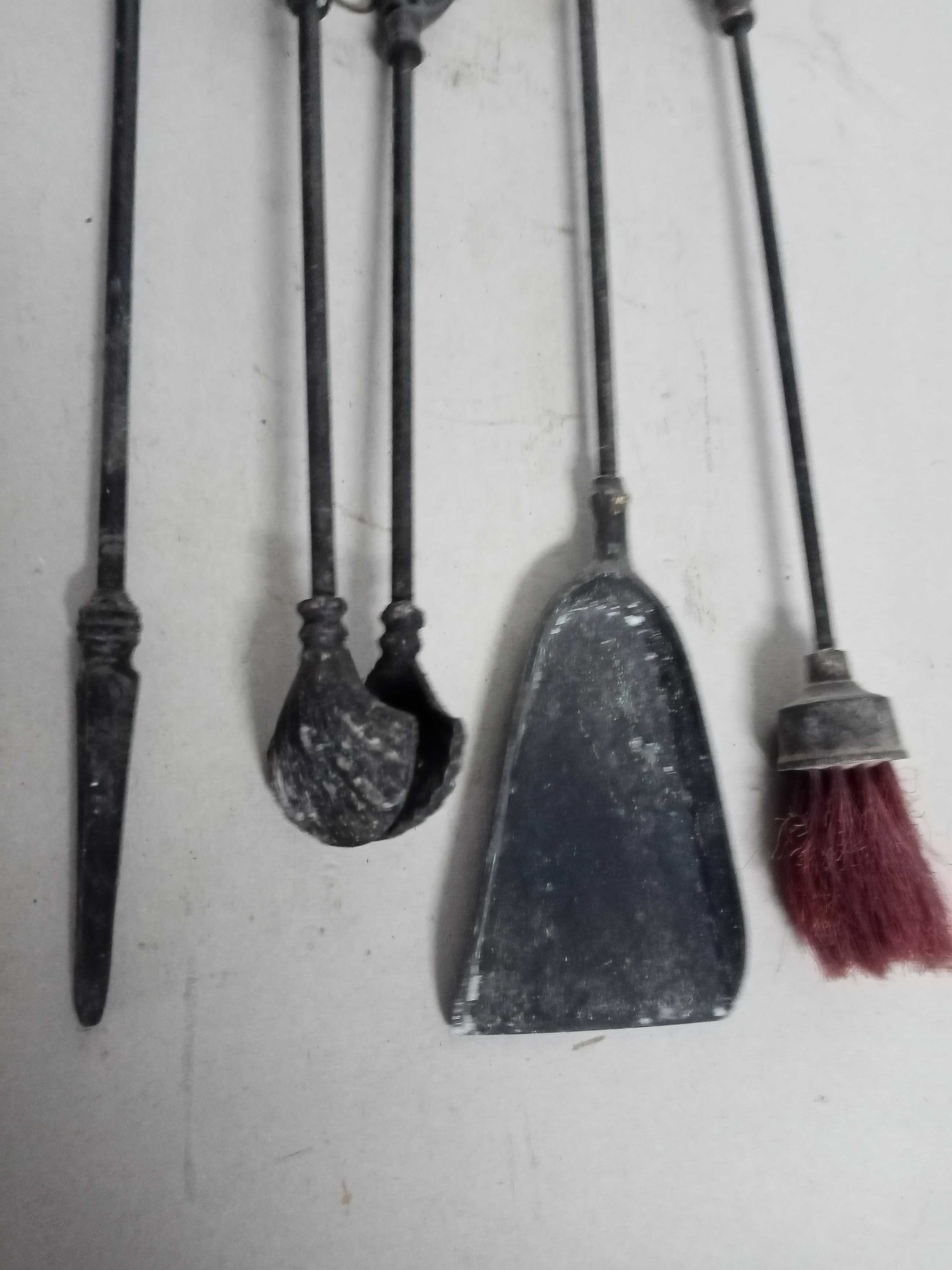 Utensílios de lareira em ferro