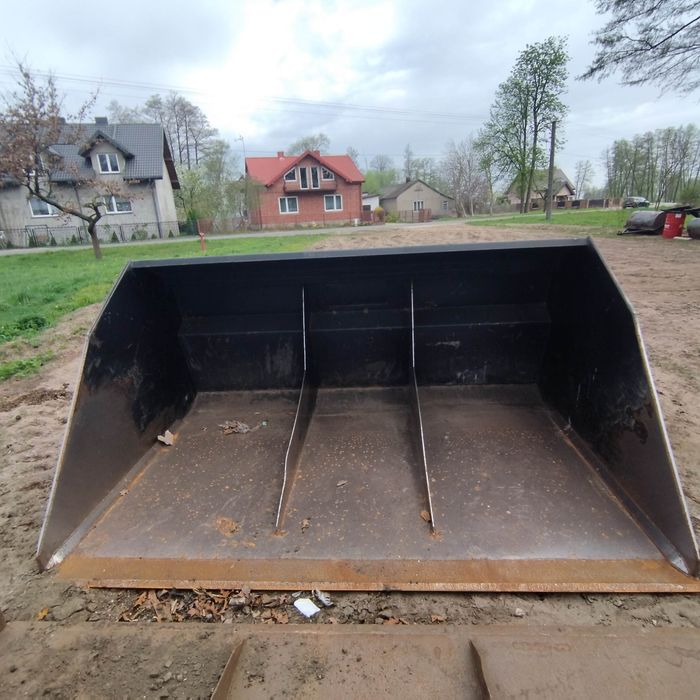 Łyżka łycha objętościowa do zboza 2.8m szer Manitou jcb