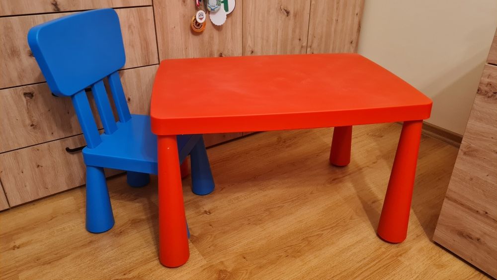 Stolik dziecięcy + 2 krzesełka Ikea MAMMUT