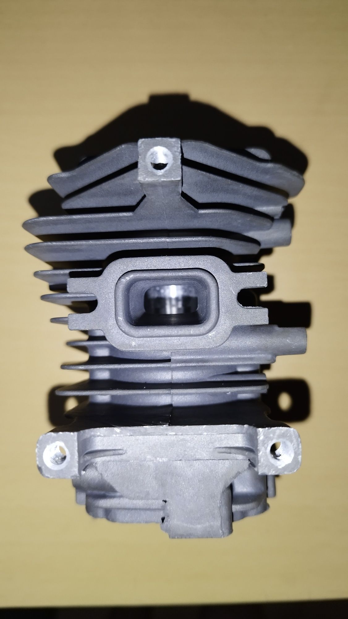 Cylinder do Oleo-mac