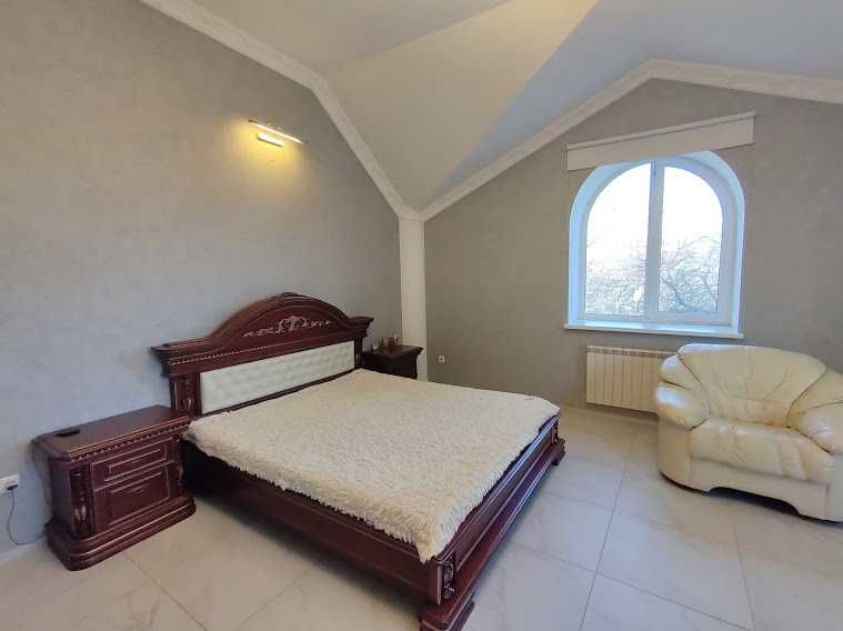 Продаж 2 поверхового будинку в покровському районі