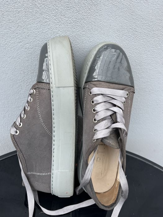 Стильні кросівки Lapti сірого кольору