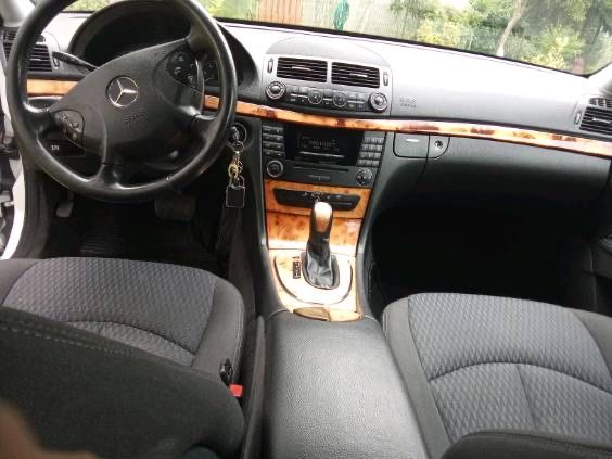 Mercedes E320 W211