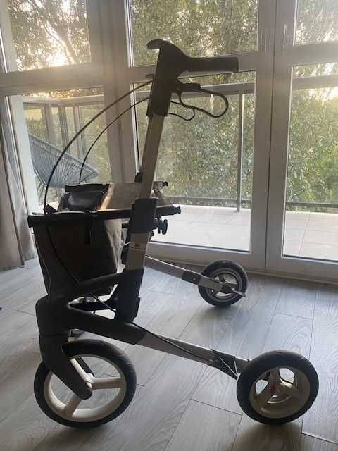 Chodzik na 4 kołach z hamulcem