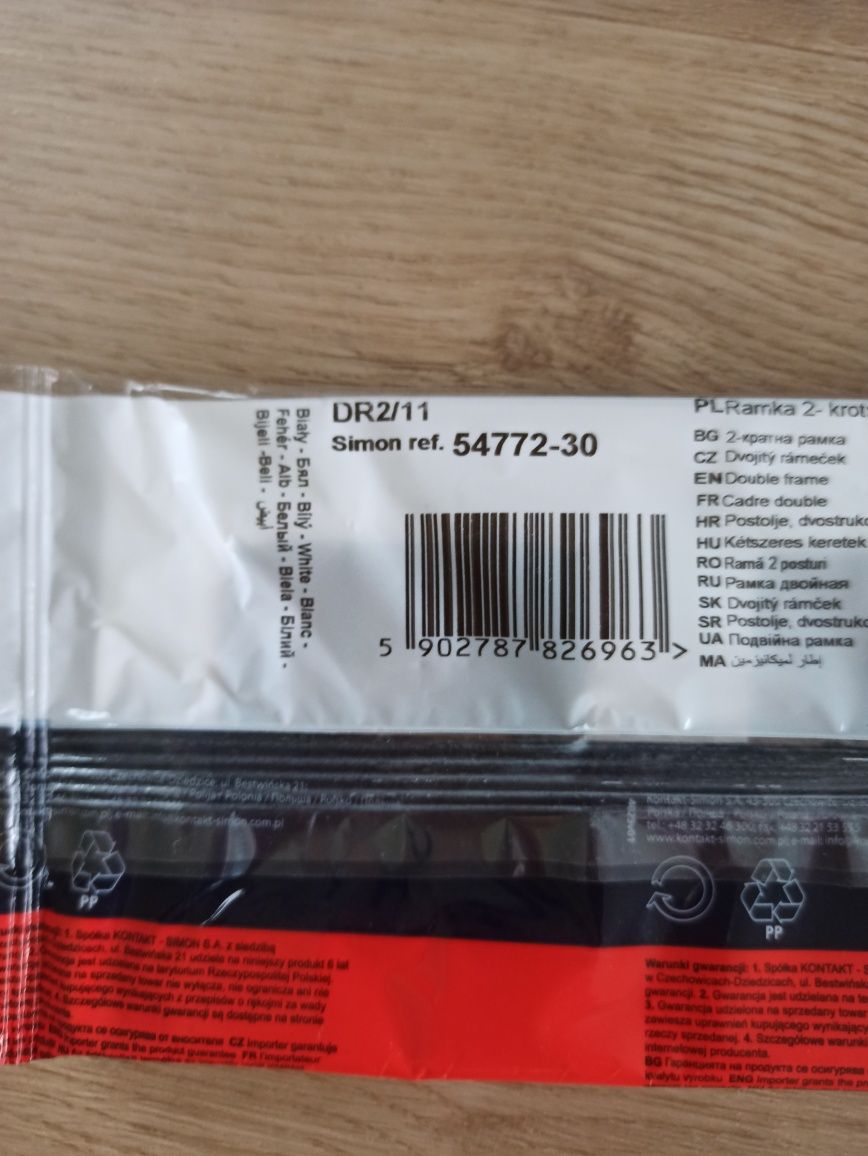 Włącznik pojedynczy, świecznikowy, ramka 2x, SIMON54 Premium nowe
