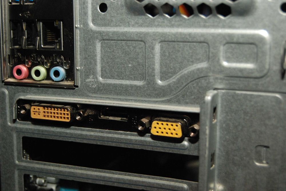 Komputer Asus i5-3470 8/500GB grafika Nvidia GF GT210 1 GB