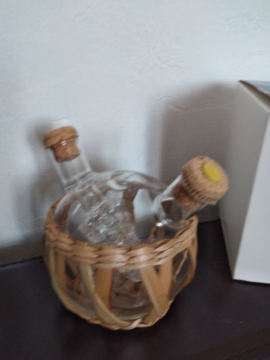 Galheteiro moderno para azeite e vinagre