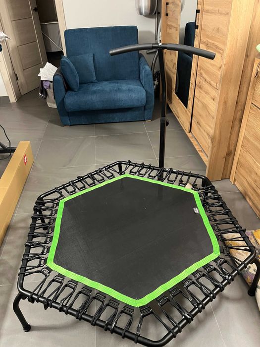 Trampolina do ćwiczeń fitness w domu