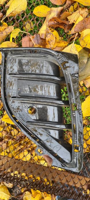 Решітка в бампер ID4