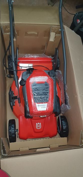 Corta relva husqvarna lc 151s