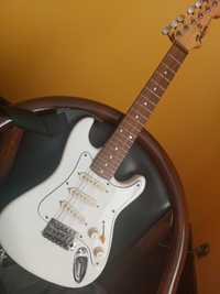 Stratocaster Falcon z lat 80 -tych gitara elektryczna 3/4