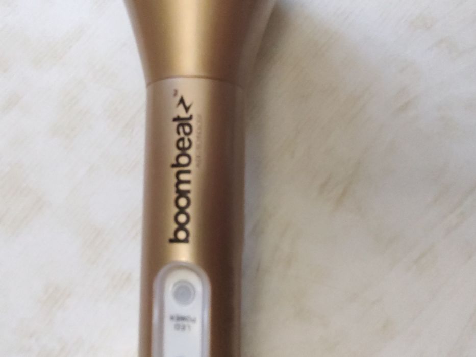 Продам блютуз колонку с микрофоном.