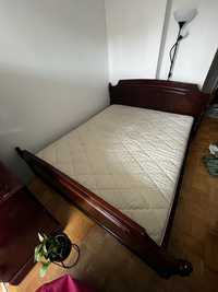 Łóżko duże drewniane z materacem
