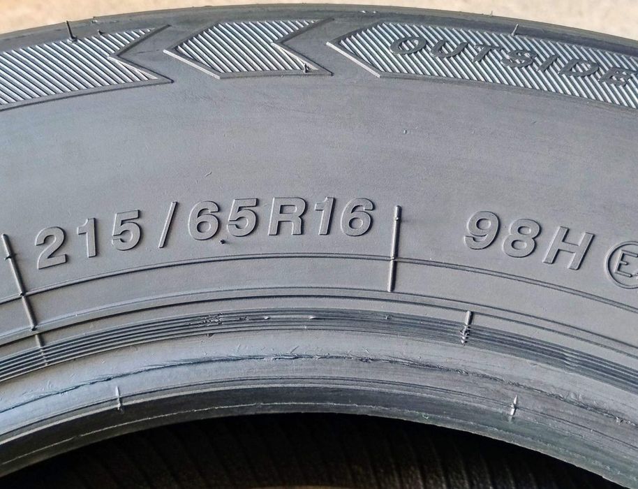 Шини зимові R16 215/65 Minerva Ice Plus S220