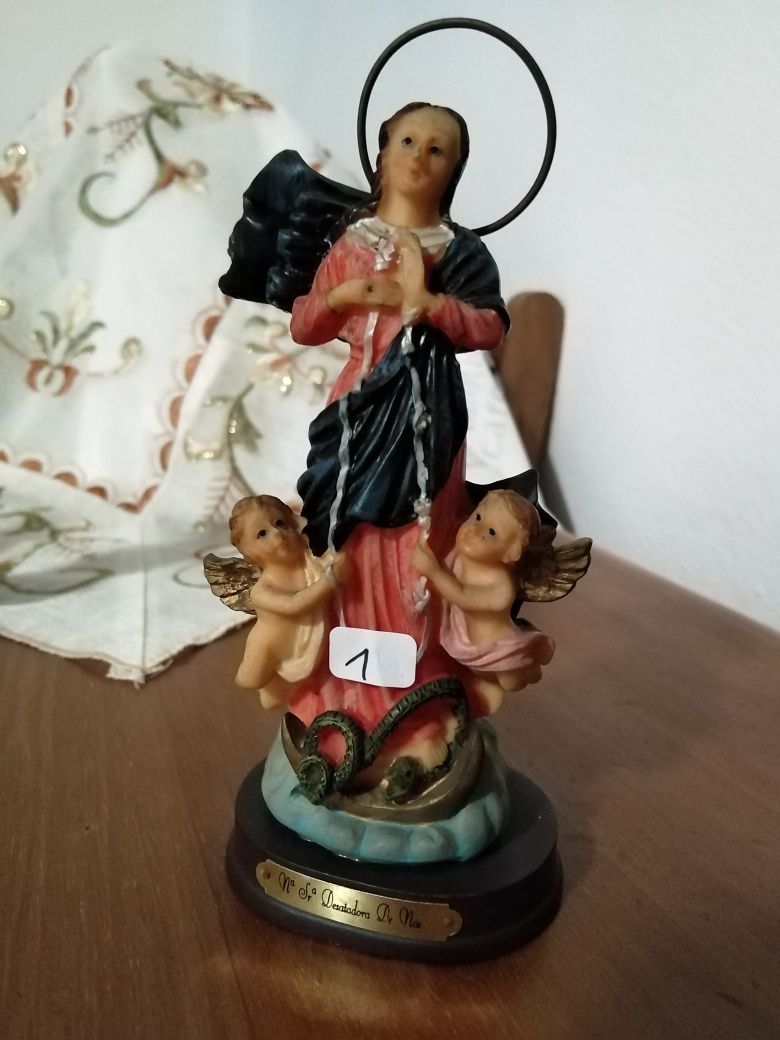 Figuras religiosas em marfinite