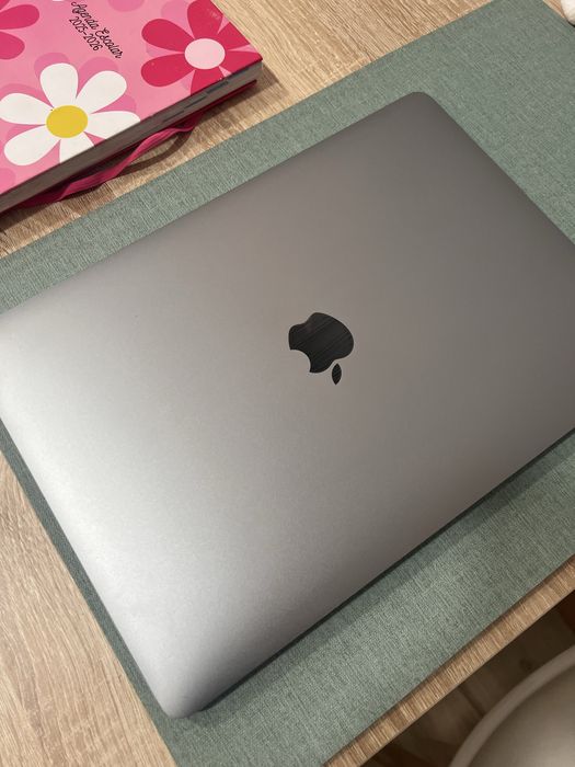 Macbook pro M2 2022