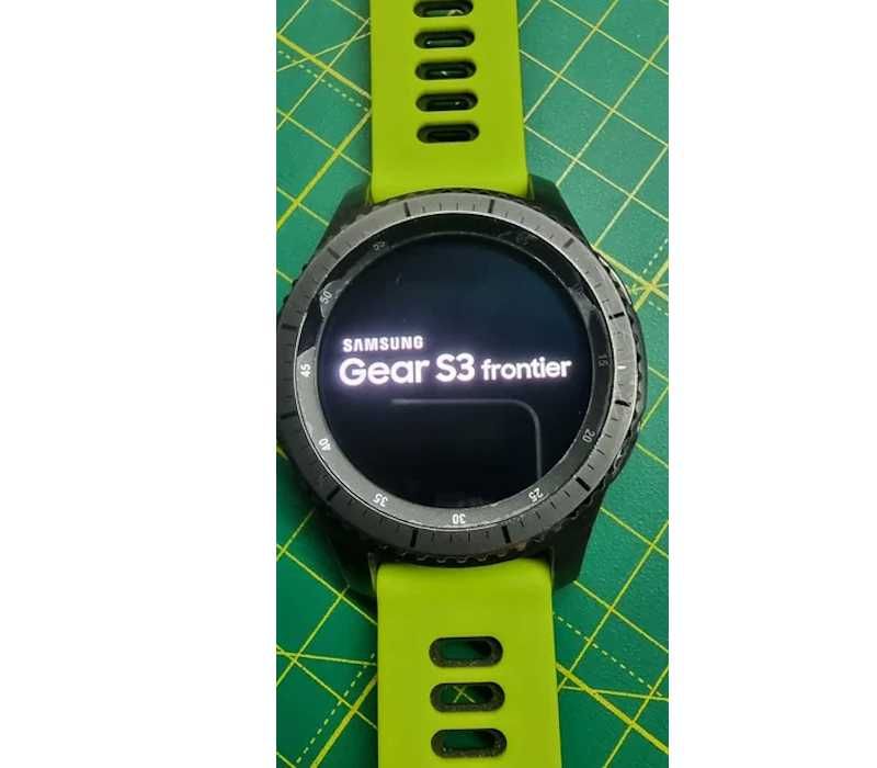 Смарт-часы Samsung Gear S3 Frontier (SM-R760).