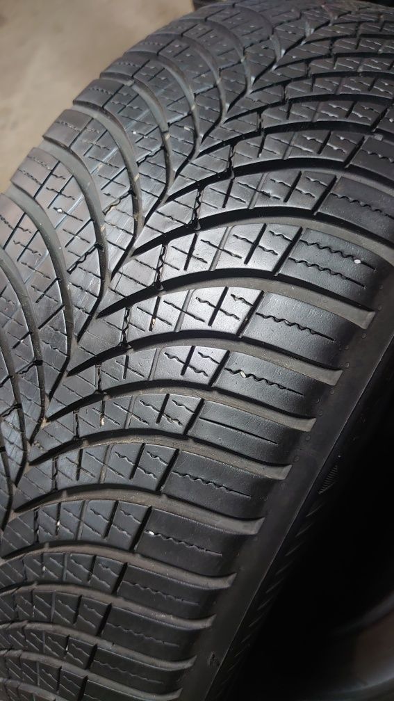 Пара всесезонных шин Goodyear Vector 4 seasons Gen-3 225/55 r17