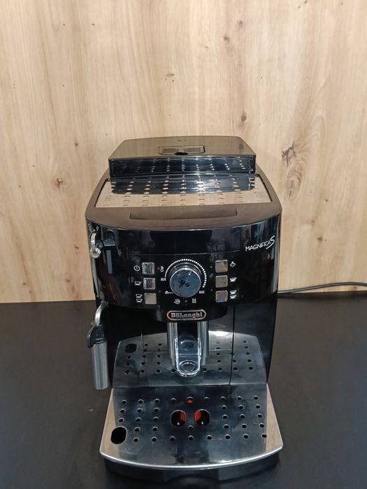 Кавовий апарат кавомашина Delonghi Magnifica S 2024р.в.
