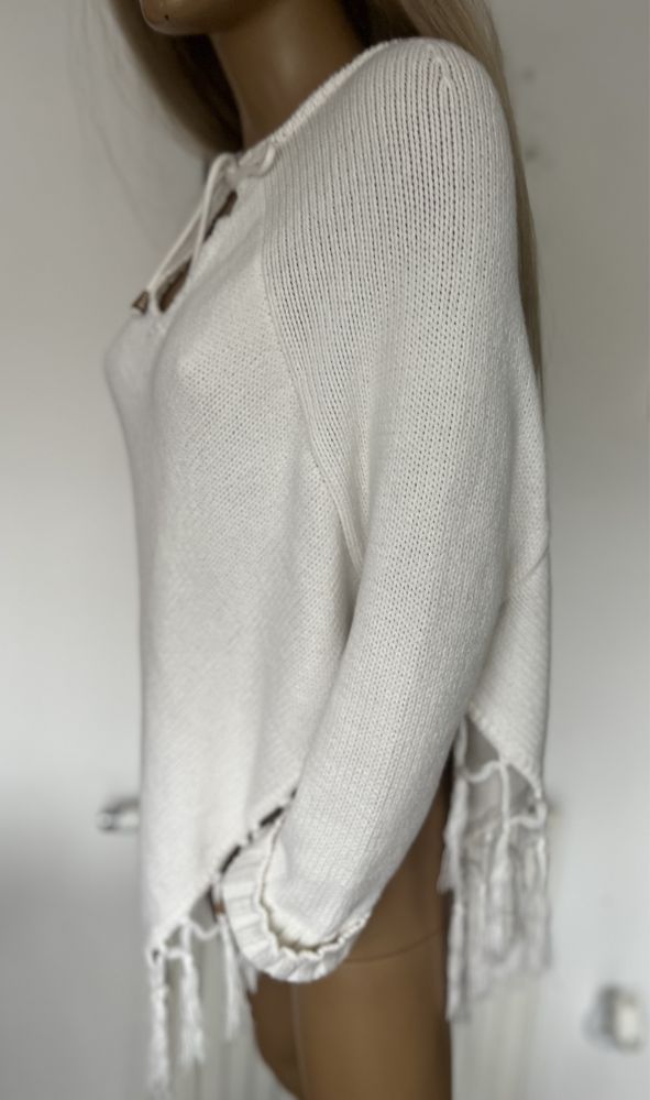 Sweter ponczo jasny kremowy S.oliver biały frędzle oversize