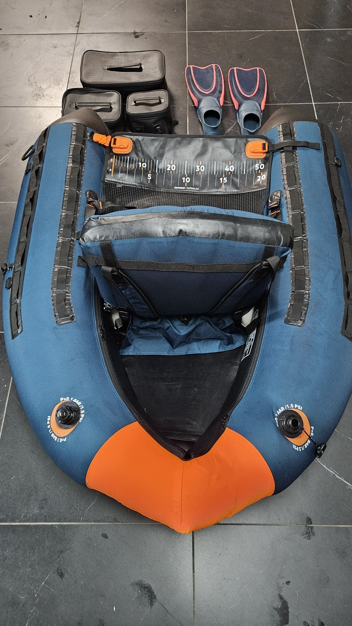 Float Tube/ Pato Decathlon utilizado uma vez