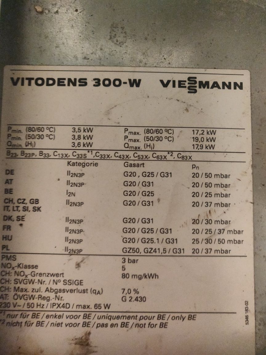 pracujący Kocioł piec gazowy kondensacyjny Viessmann vitodens 300 WB3C