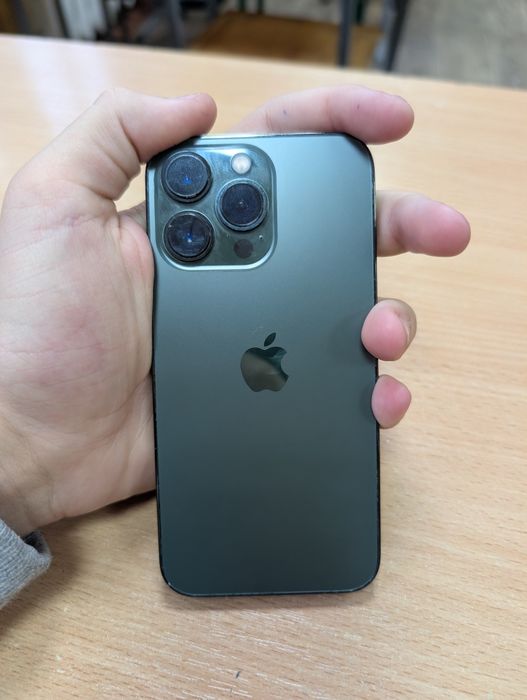 Продам iPhone 13 pro на 512gb в ідеальному стані акумулятори 85%