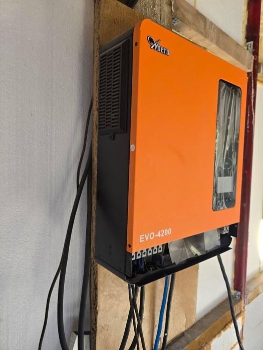 Инвертор с акумуляторами