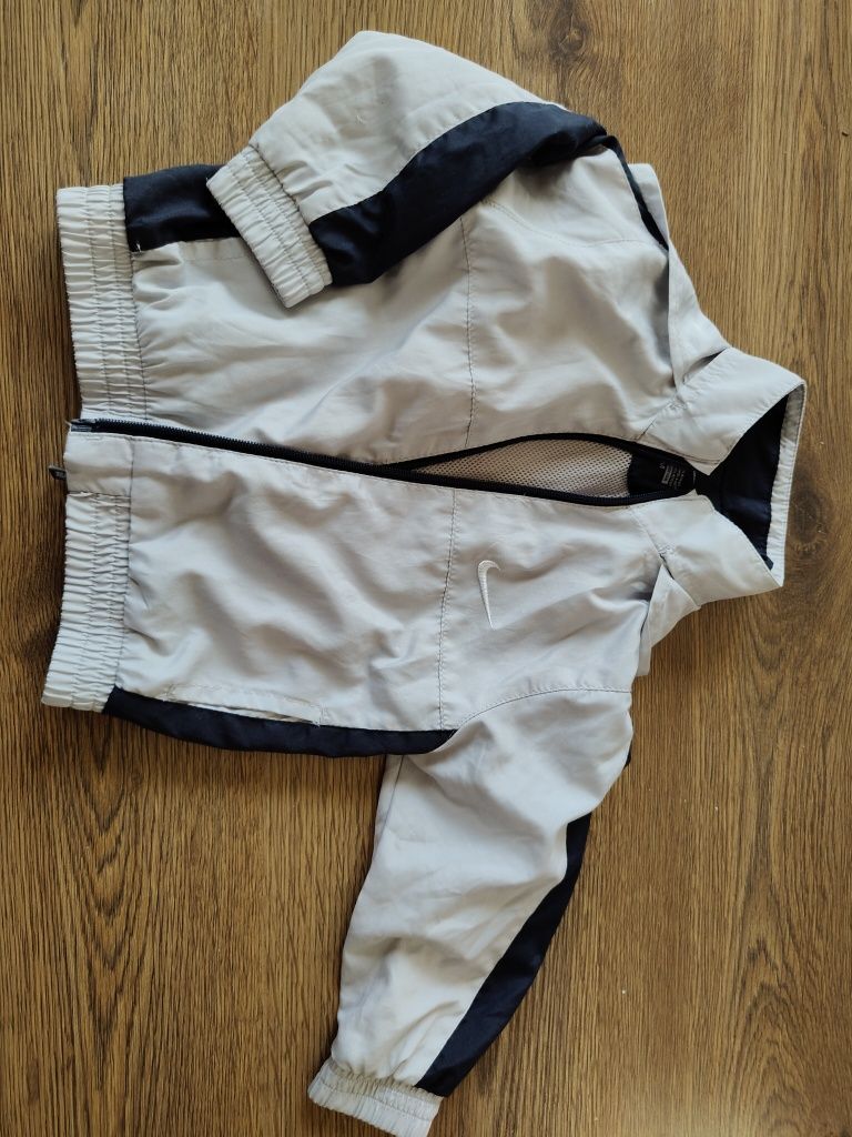 Kurtka NIKE wiatrówka r. 18 miesięcy