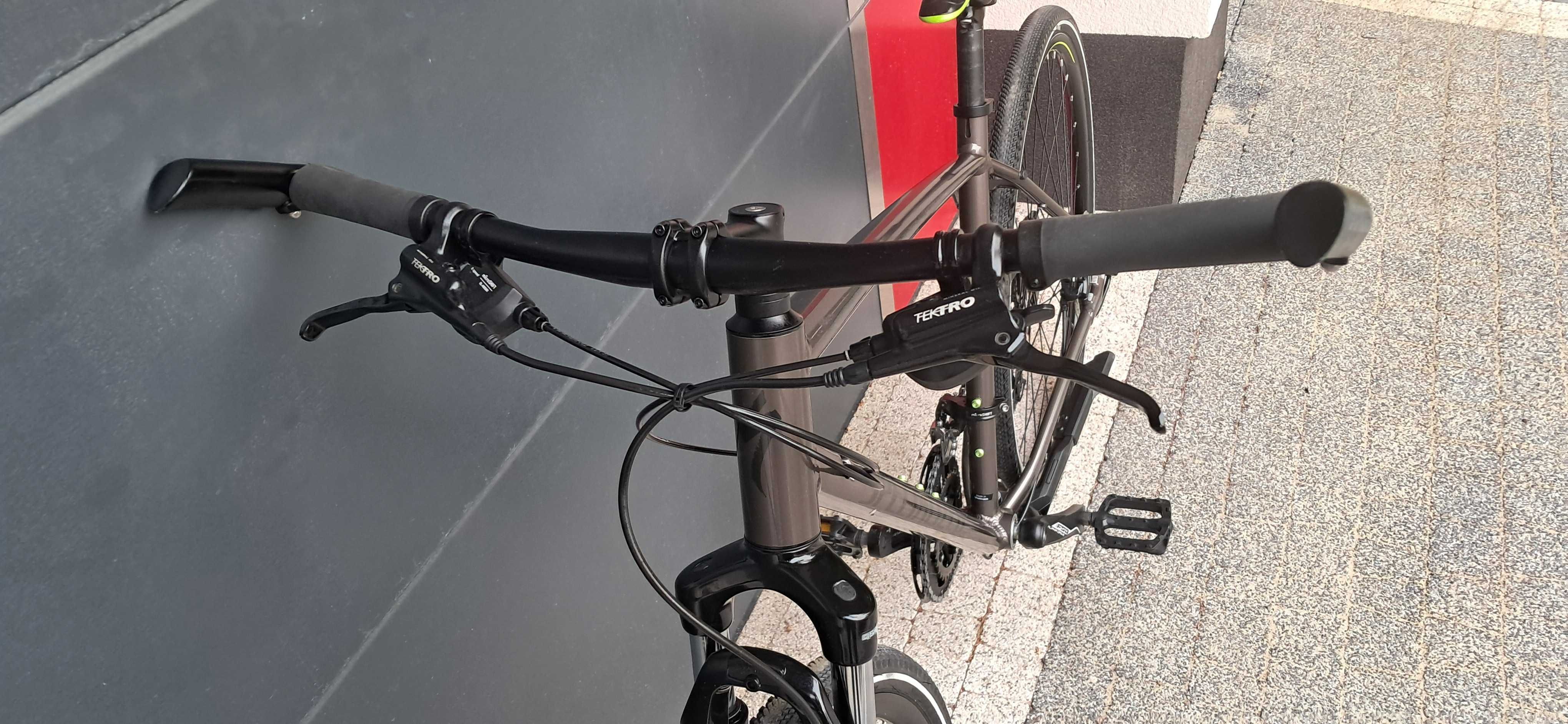 Fajny rower krossowy Specjalized CrossTrail Shimano hydraulika