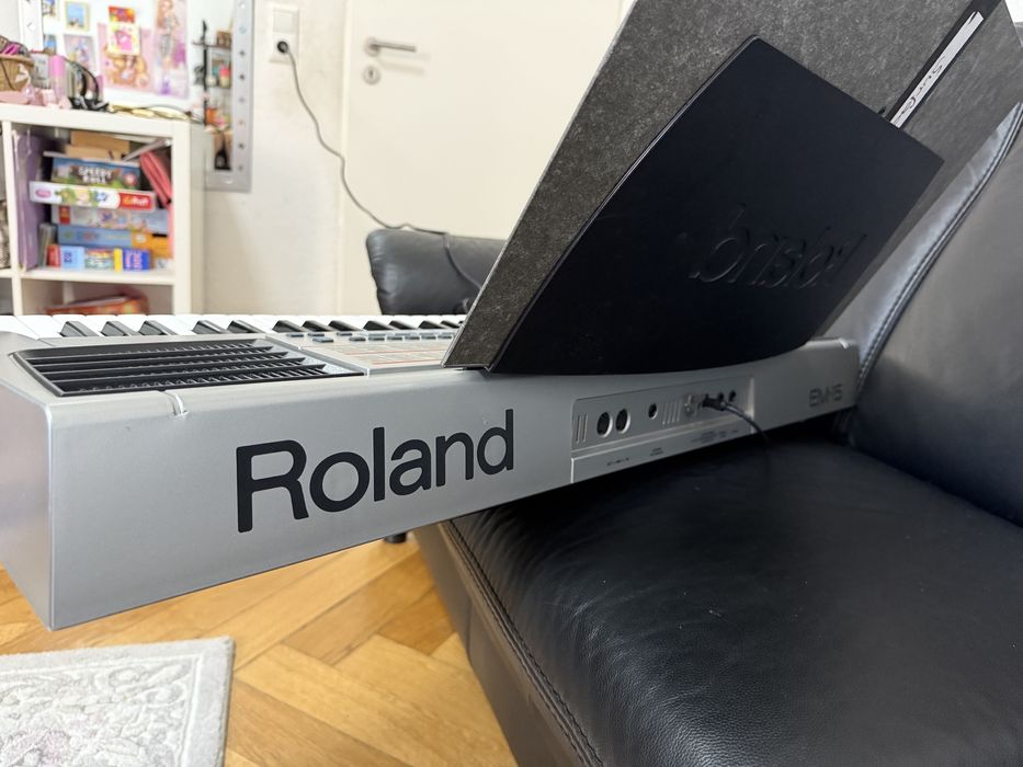 Синтезатор Roland EM-15