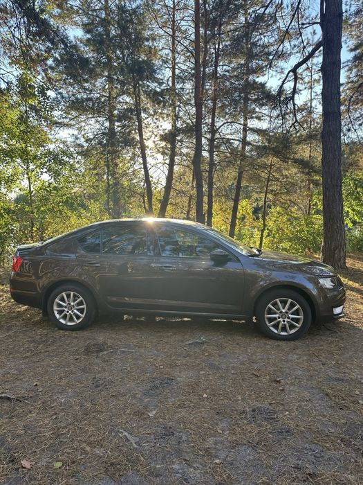 Продаж власного авто Skoda A7 (ліфтбек) 2013 року 1.4