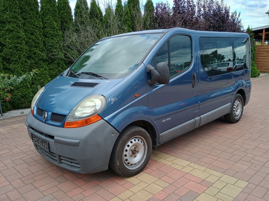 Renault Trafic 2005r 1,9d 101KM 253.000km 9-osób NAWIEWY W SUFICIE HAK