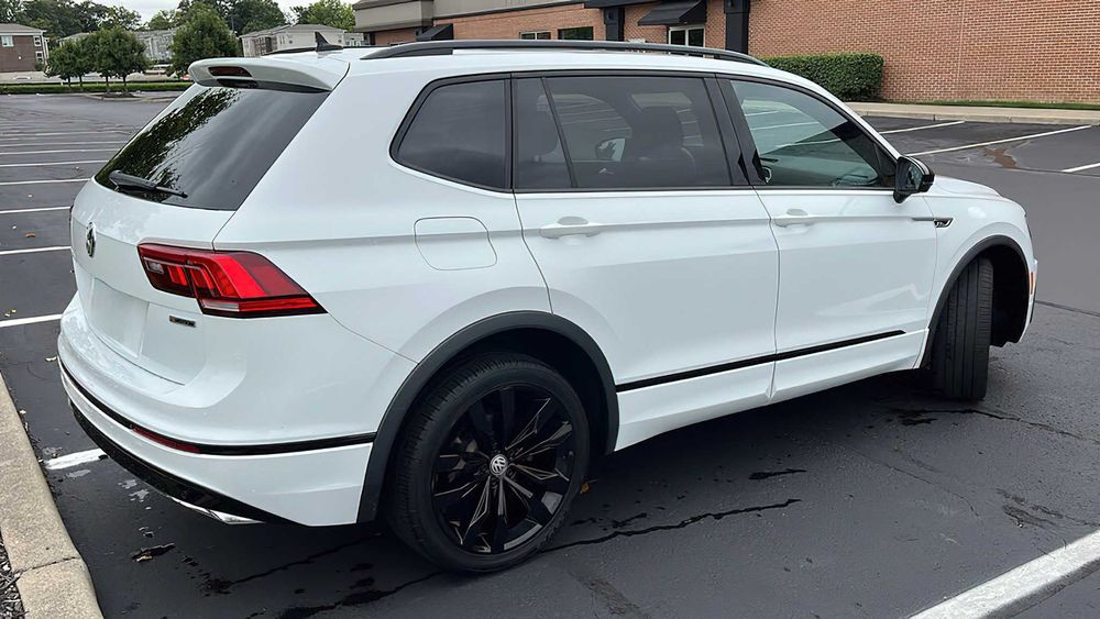 Volkswagen Tiguan      2021